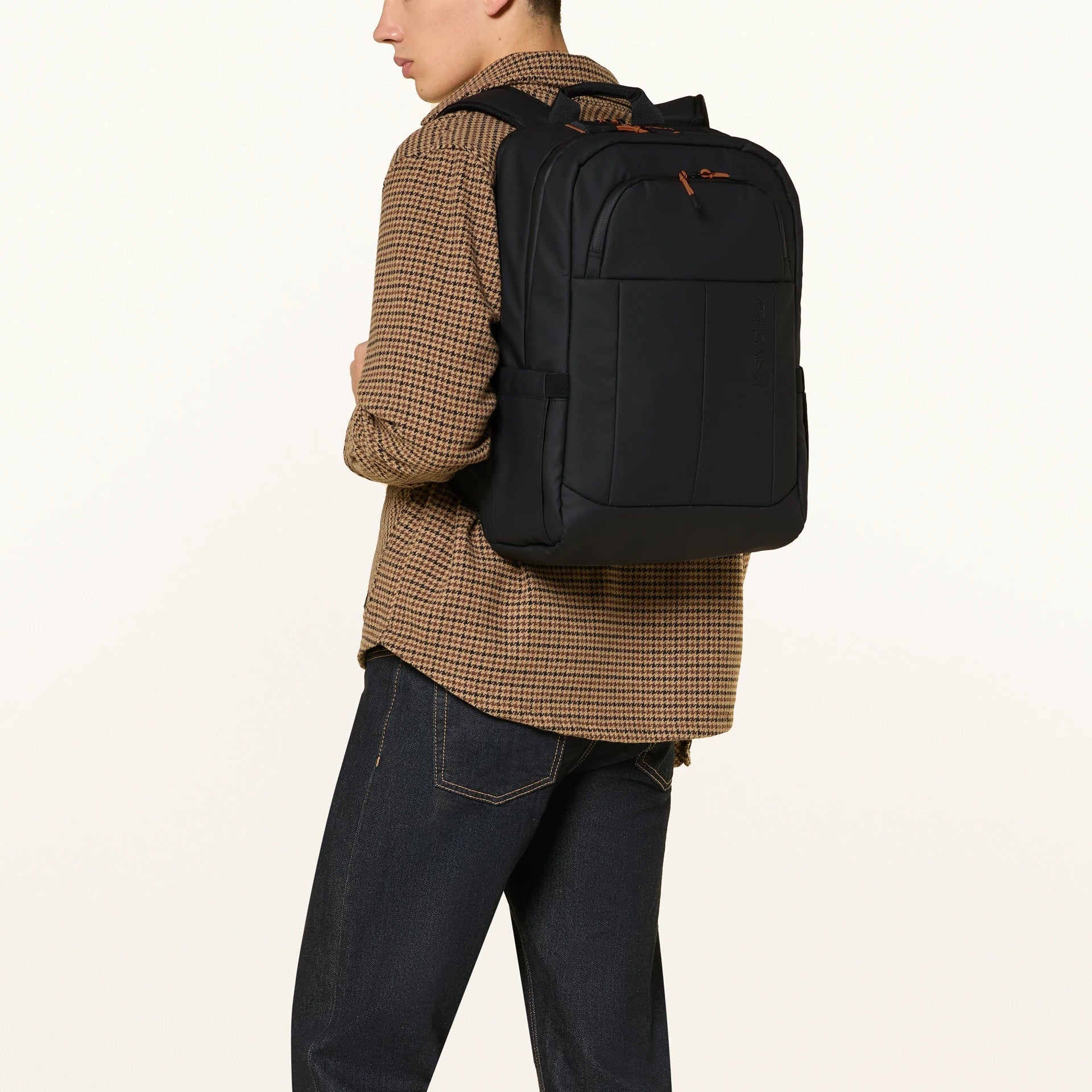 Briize – Wasserabweisender Laptop Rucksack M 15.6” black
