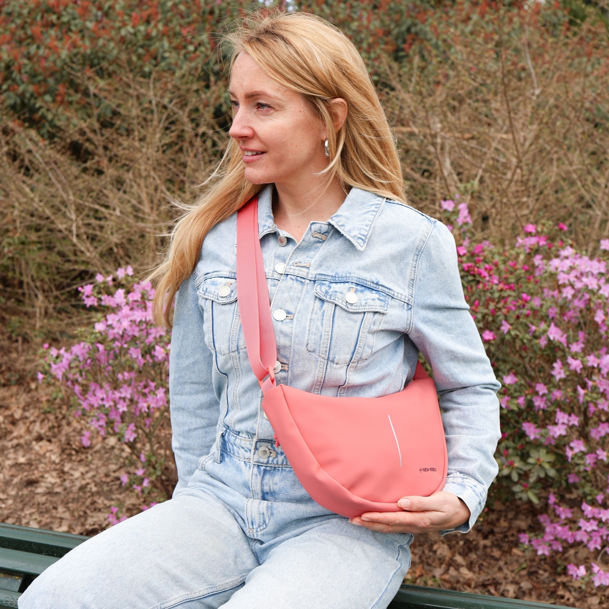 Branson - Half Moonbag Soft Blue