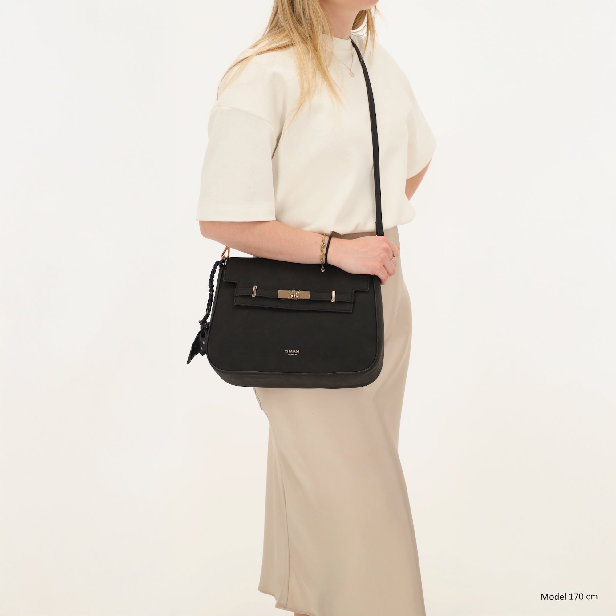 The Hamptons Village - Suèdine Schoudertas zwart
