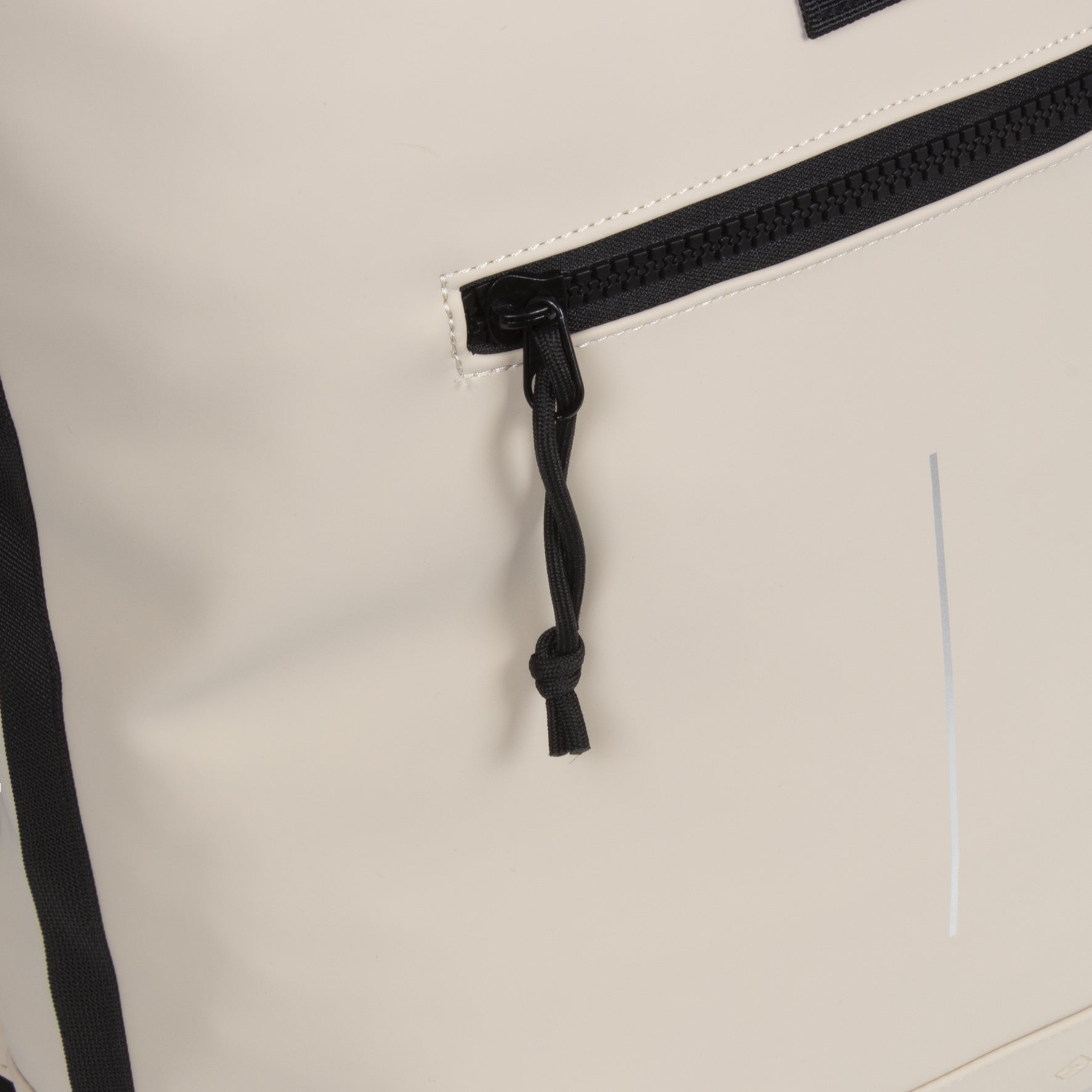 Mart - Wasserabweisender Rolltop Rucksack 'New York' 21L Hellbeige