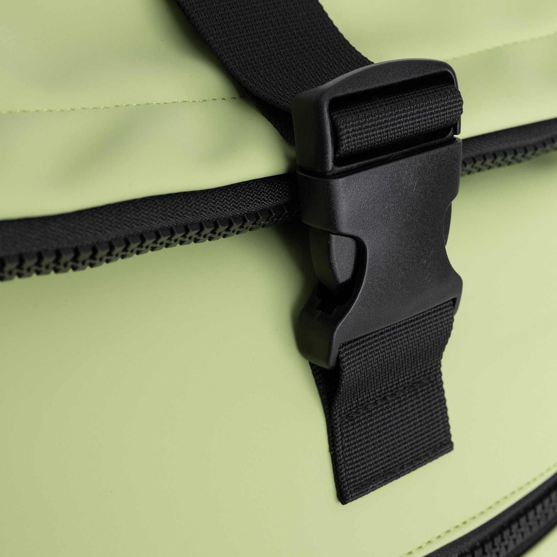 Wasserabweisender Rucksack 'Mart' 16L Matt Green