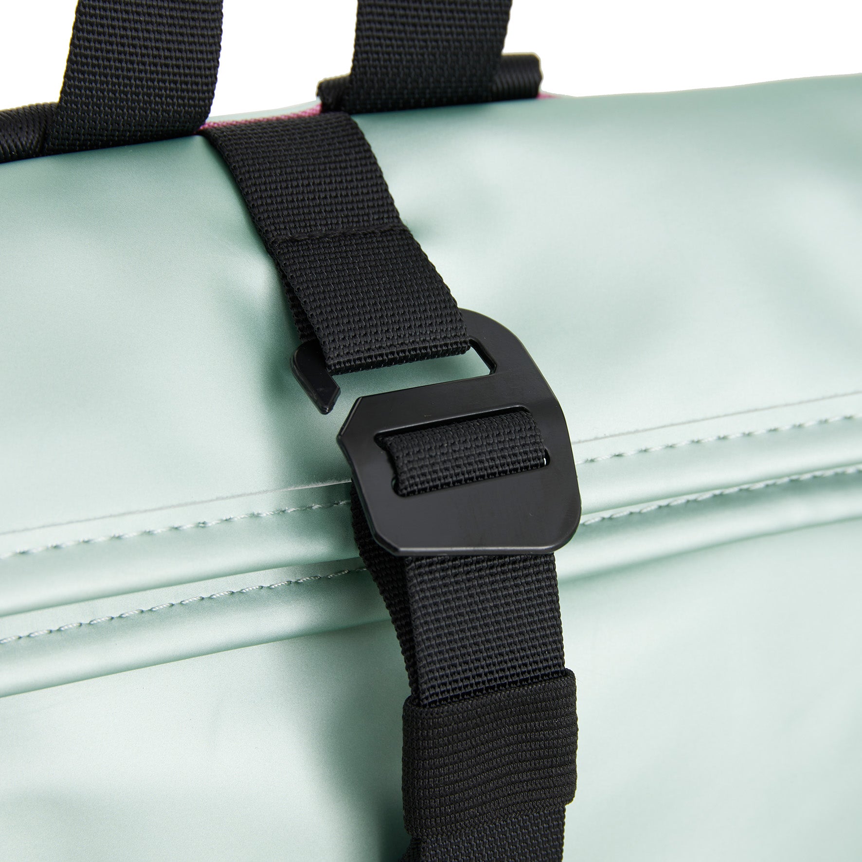 Wasserabweisender Rucksack 'Mart' mini 9L Metallic Salbeigrün