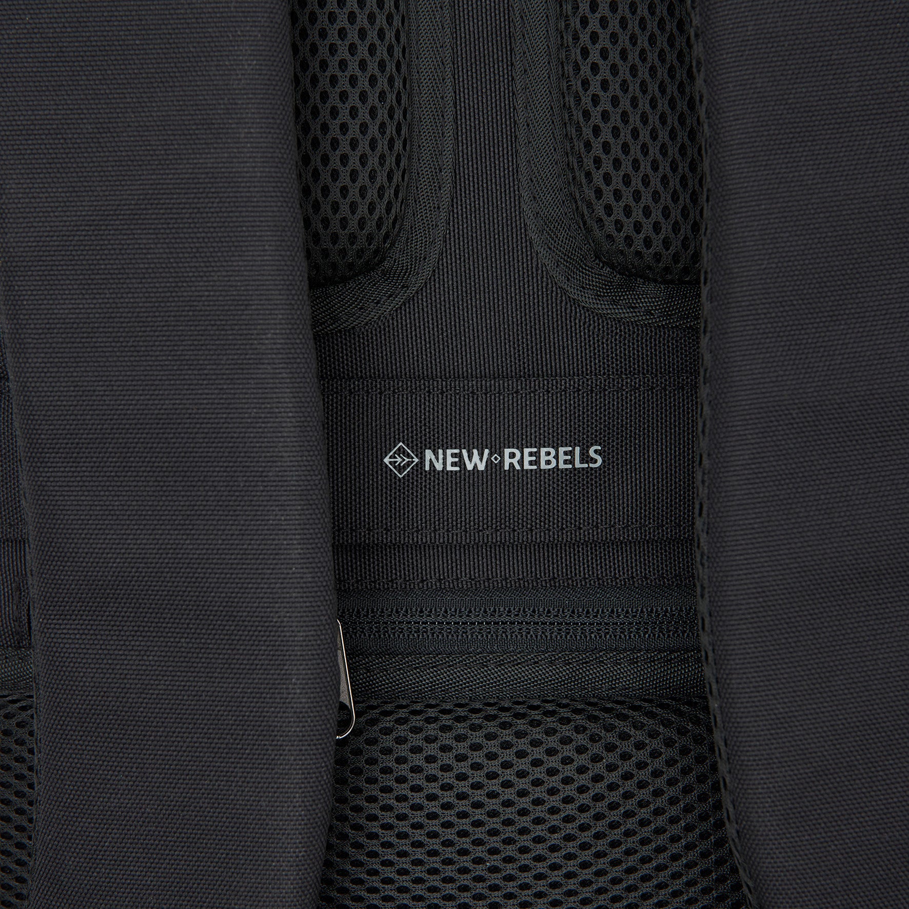 Valor Rucksack 'New York' 21L Black