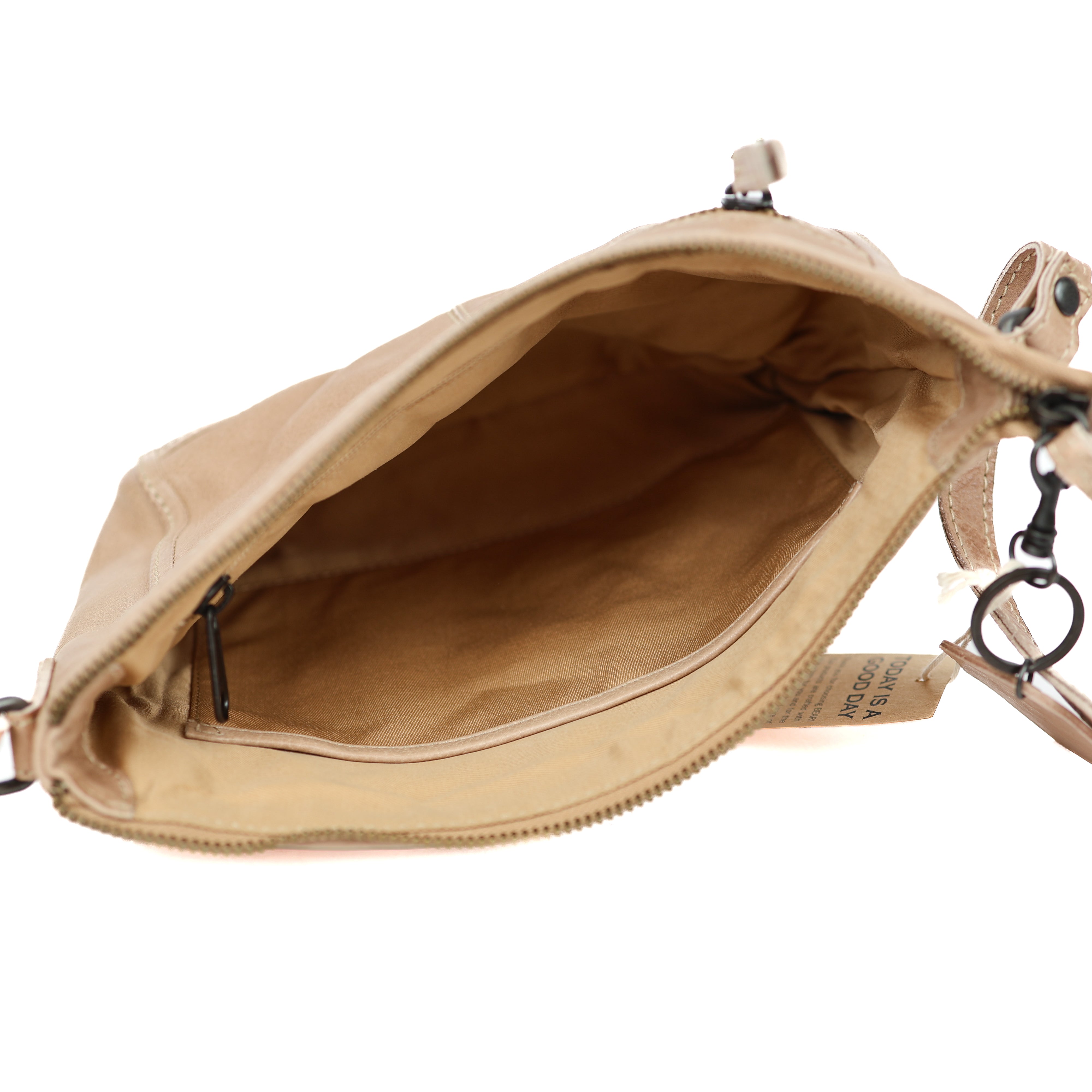 Kleine Umhängetasche 'Myrna' geflochten beige