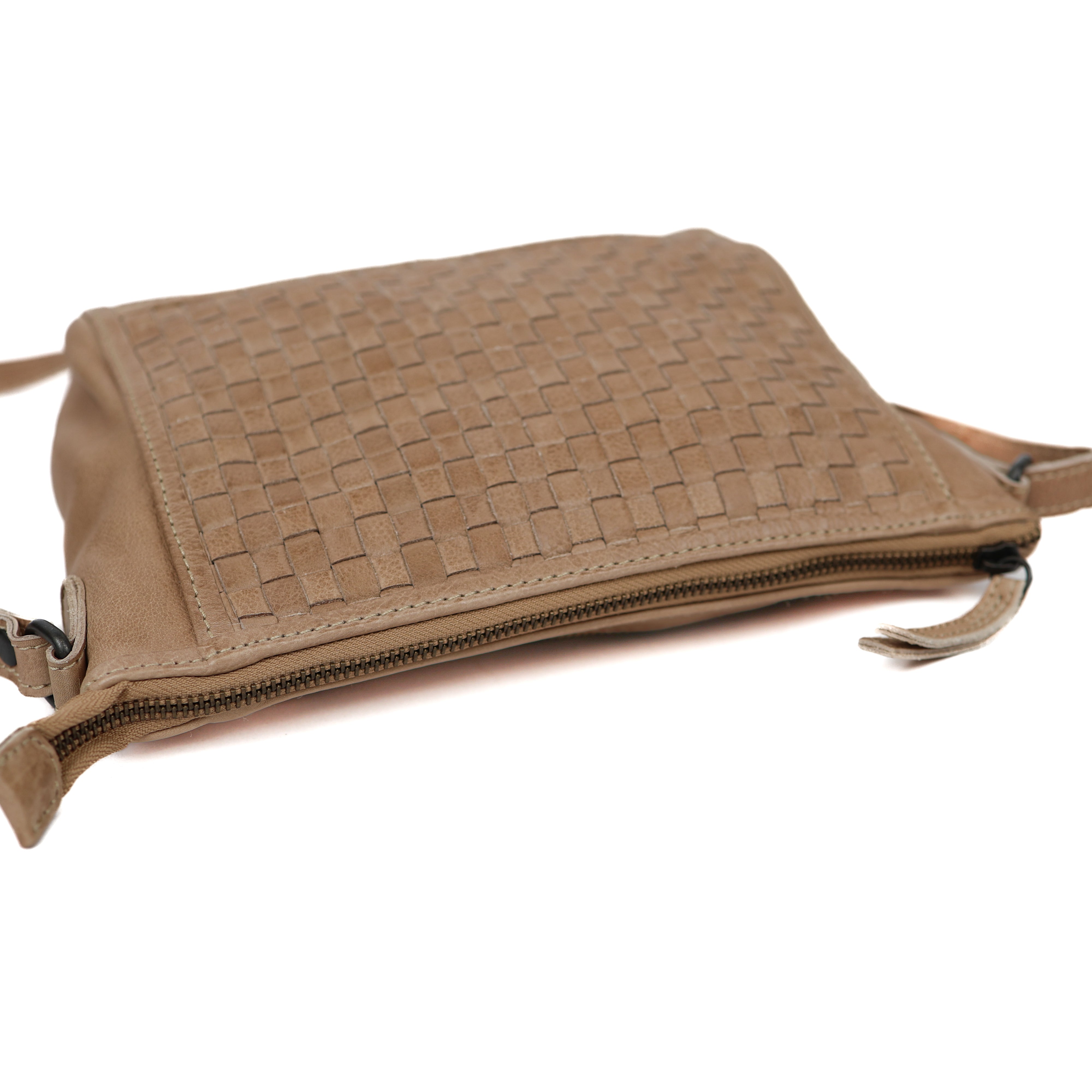 Kleine Umhängetasche 'Myrna' geflochten beige