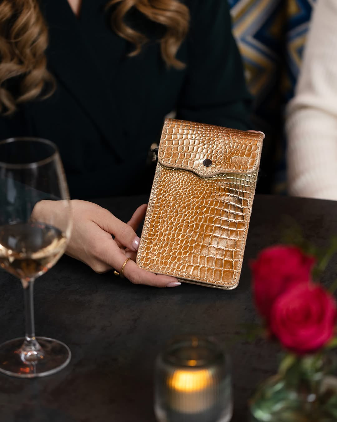 Handytasche 'Yori' Croco Champagne