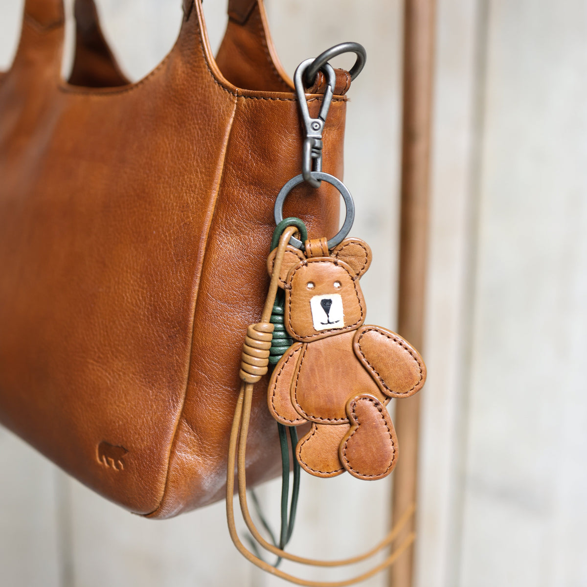 Taschenanhänger/Schlüsselanhänger 'Bärchen' grün