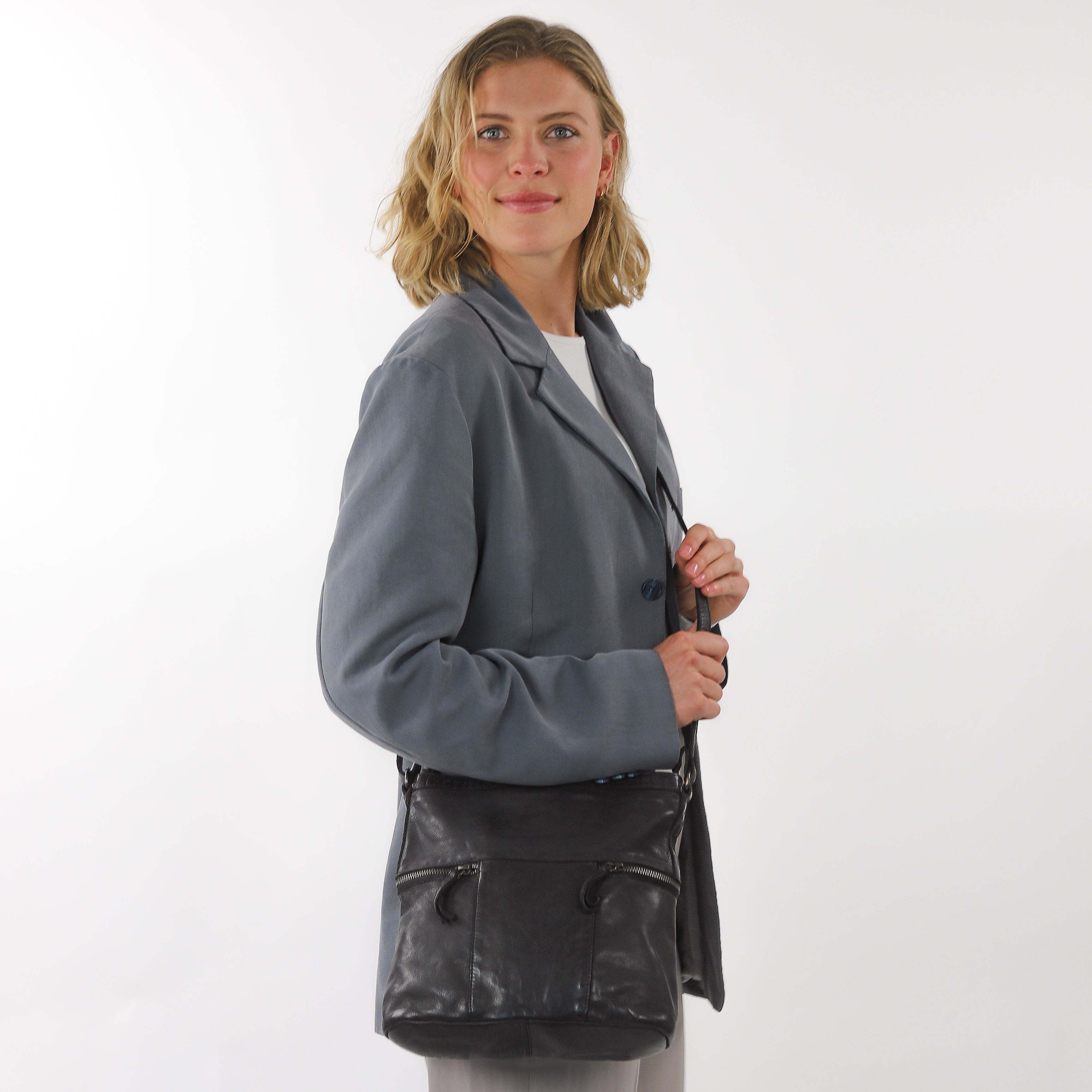 Umhängetasche 'Chessi' schwarz - CL 35556