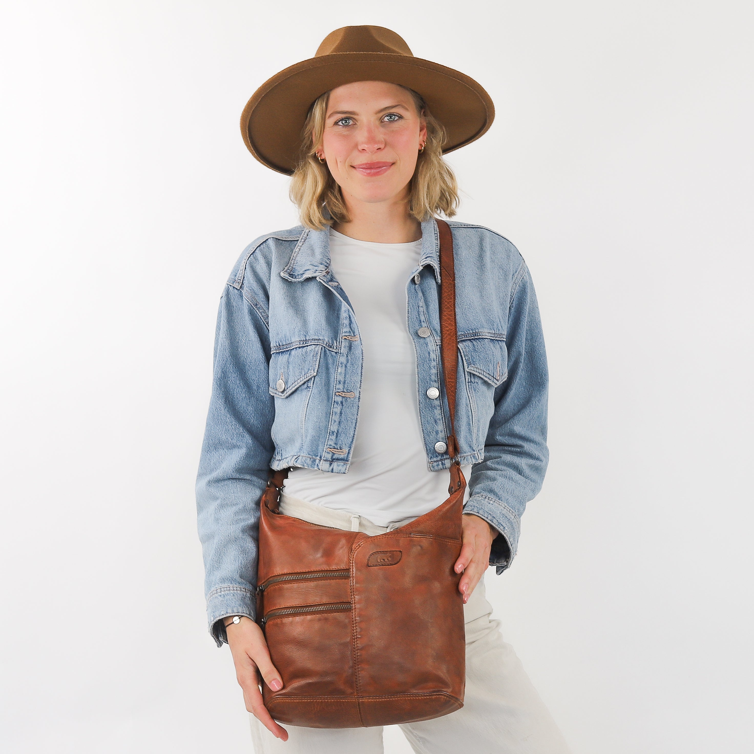 Umhängetasche 'Frieda' cognac - CL 40498