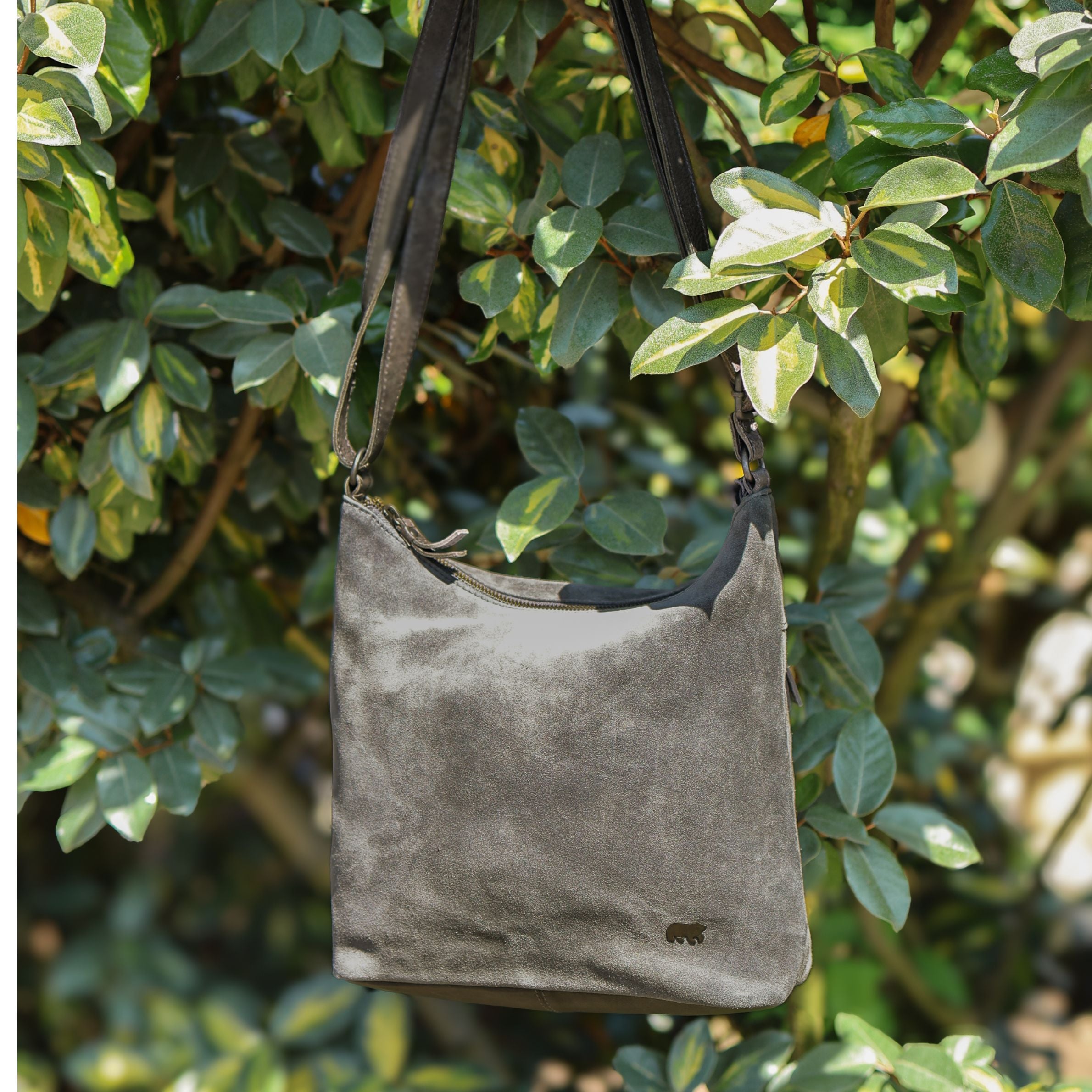 Velours Umhängetasche 'Amber' Beige