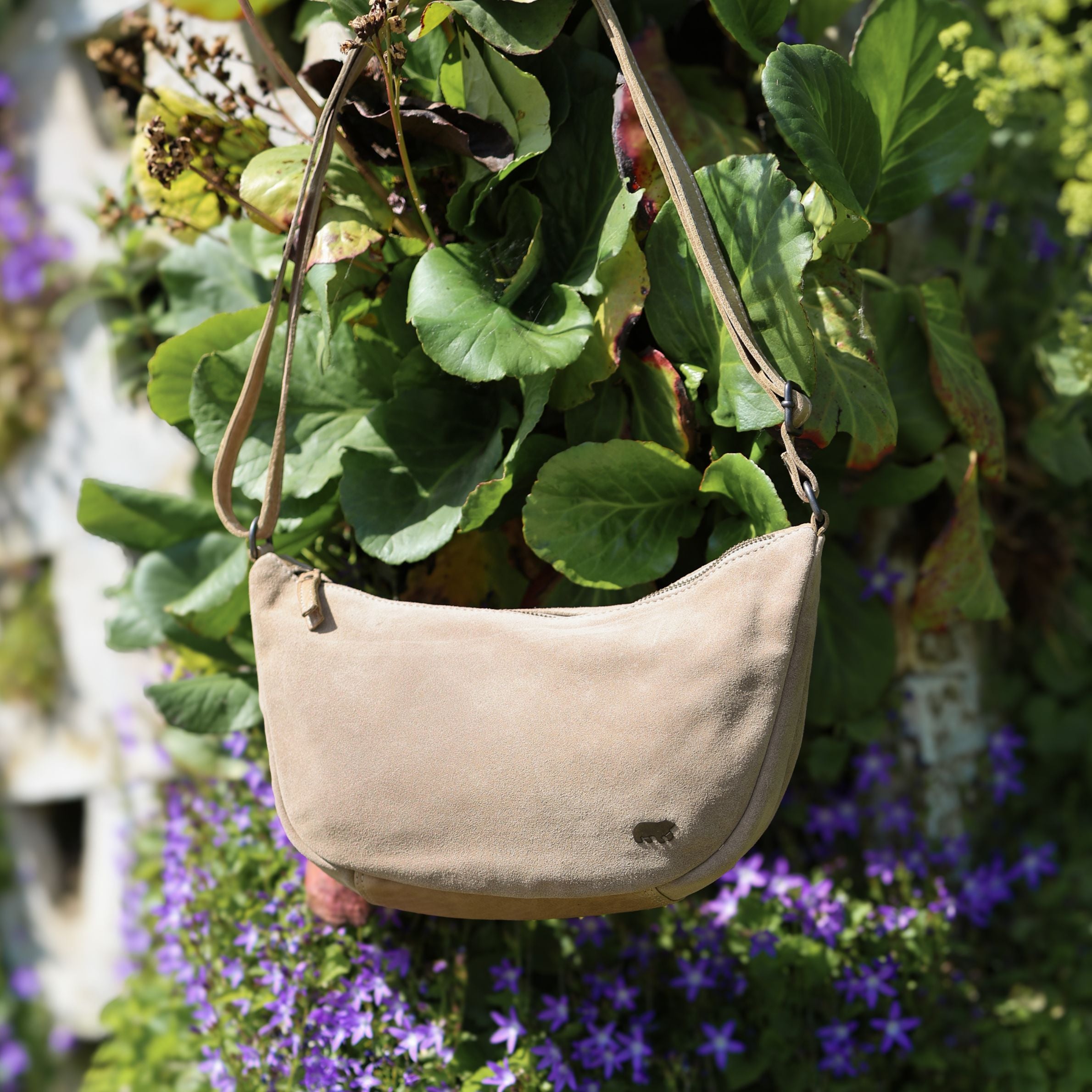 Velours Crossbody Tasche 'Jade' Beige