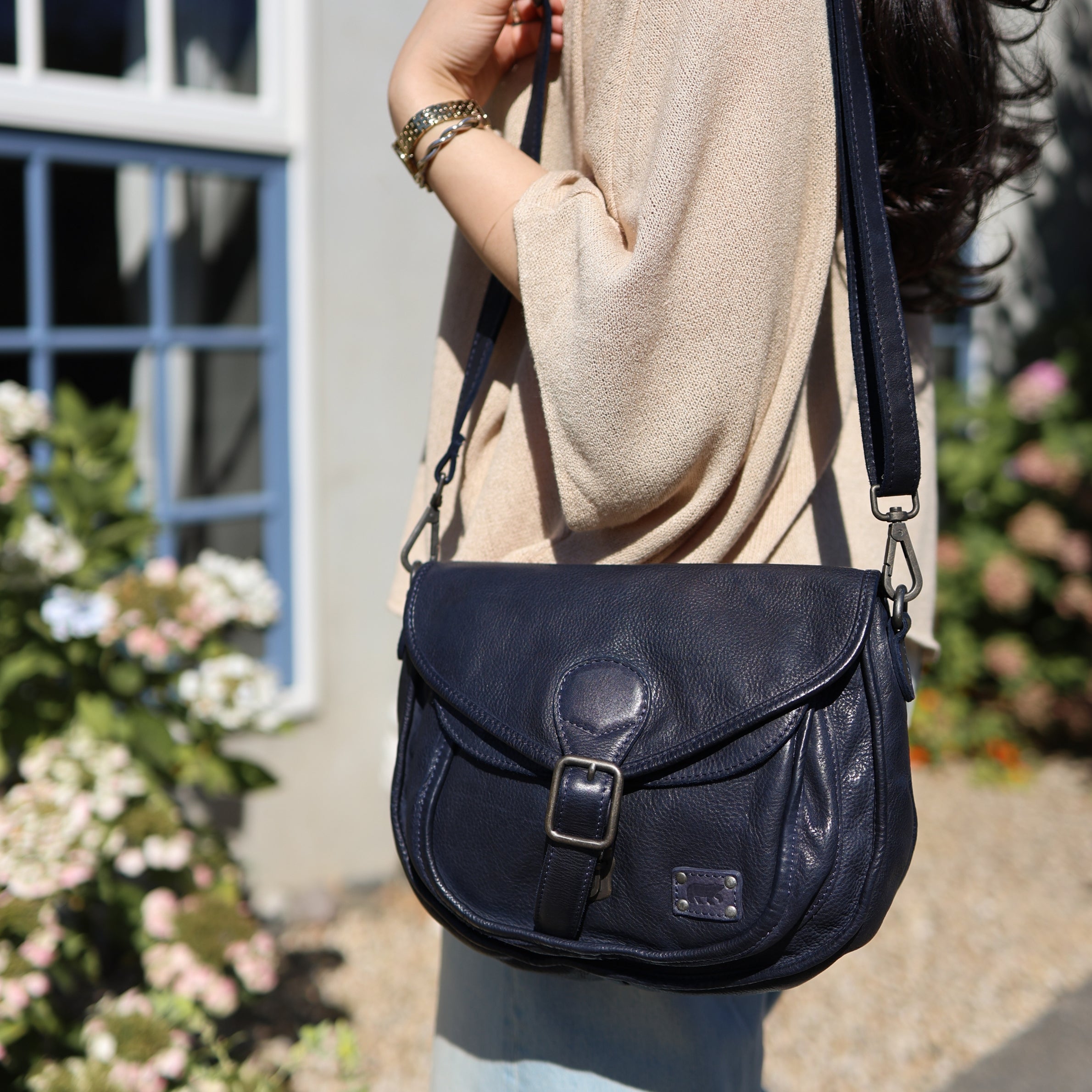 Umhängetasche mit Klappe 'Roxanne' Navy