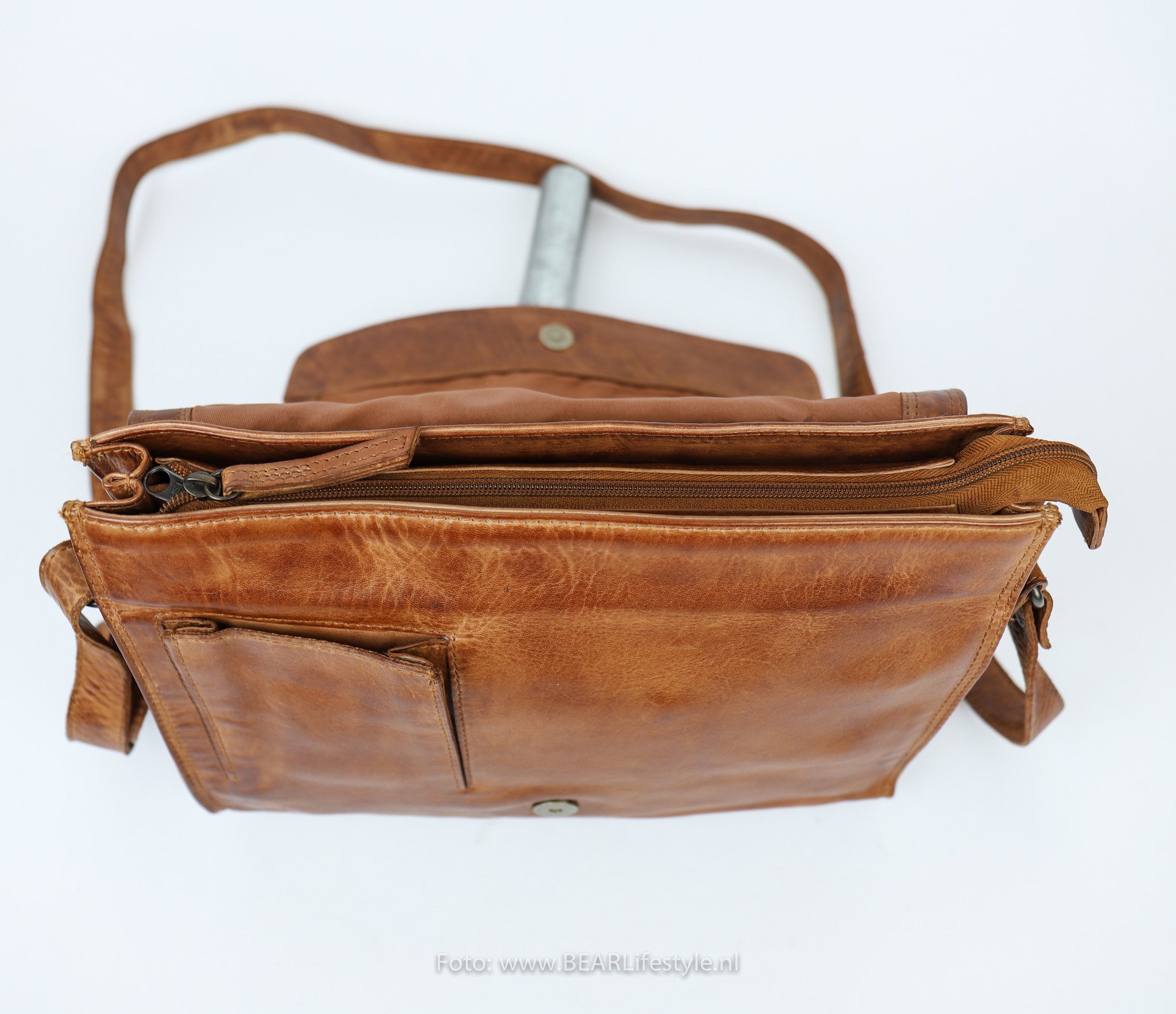 Umhängetasche 'Hanna' cognac - CL 40027