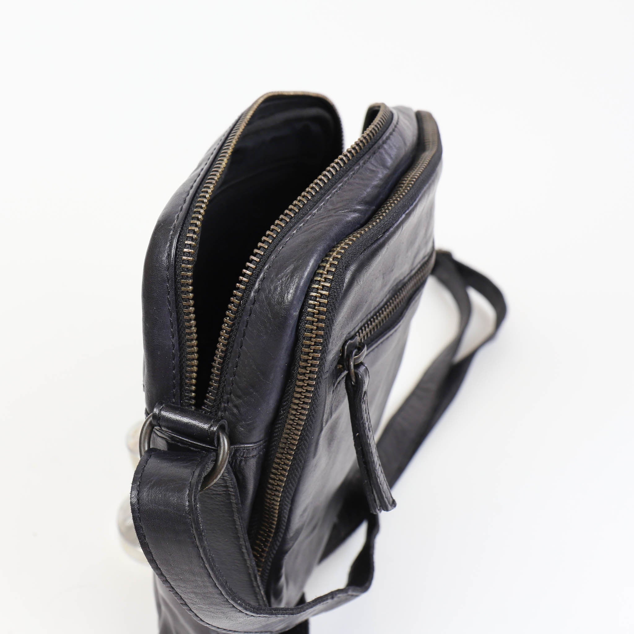 Umhängetasche 'Luz' schwarz - CL 36457