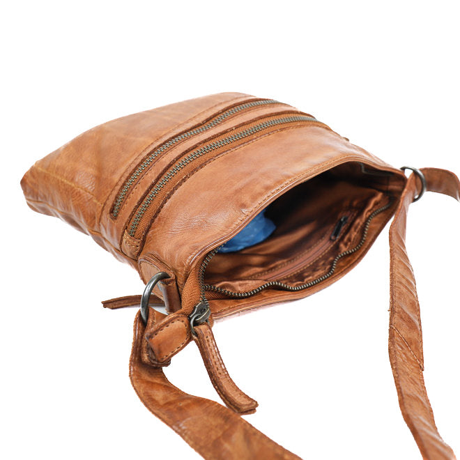Umhängetasche 'Luna' cognac - CL 40524