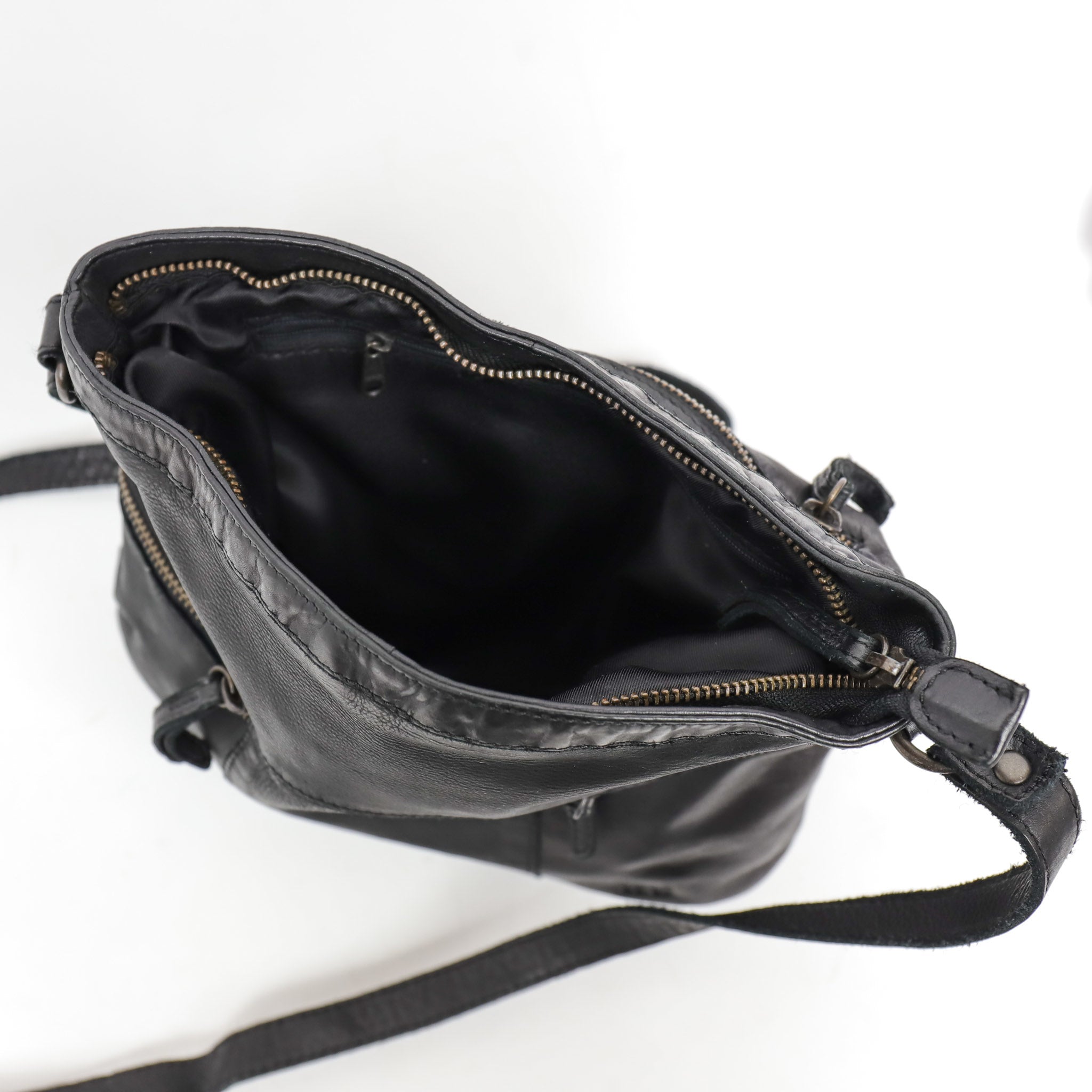 Umhängetasche 'Chessi' schwarz - CL 35556