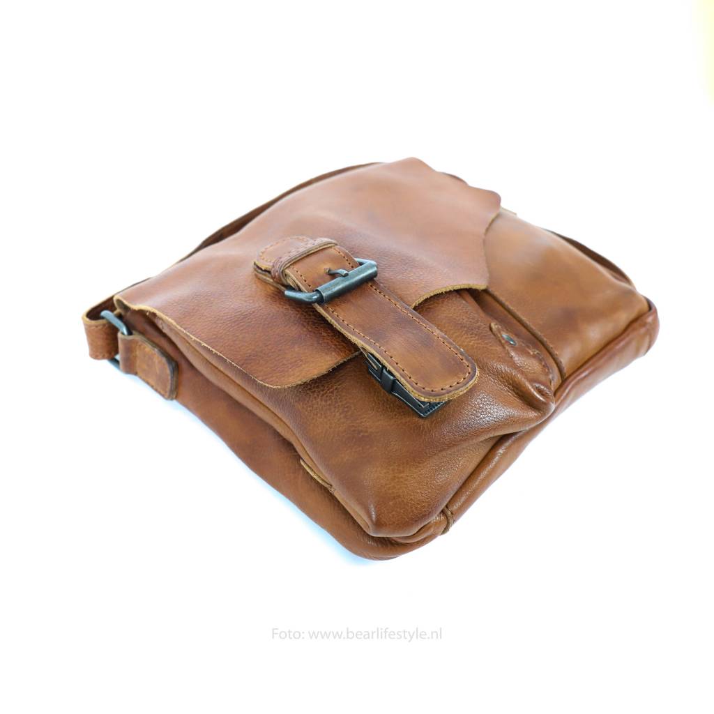 Umhängetasche 'Lauro' cognac - CP 0771