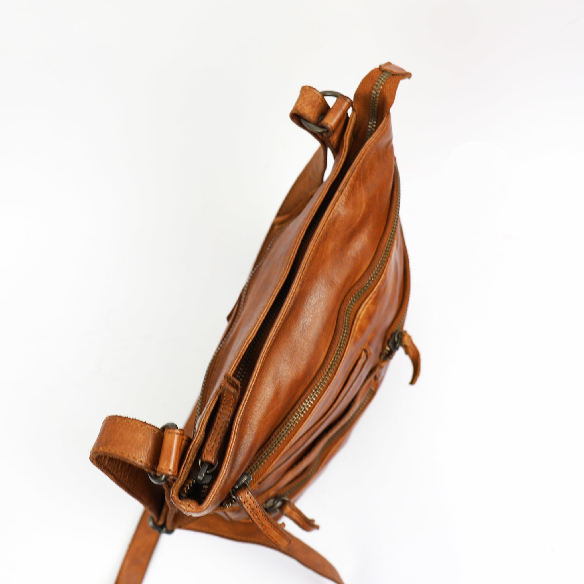 Umhängetasche 'Yara' Cognac - CL 40523