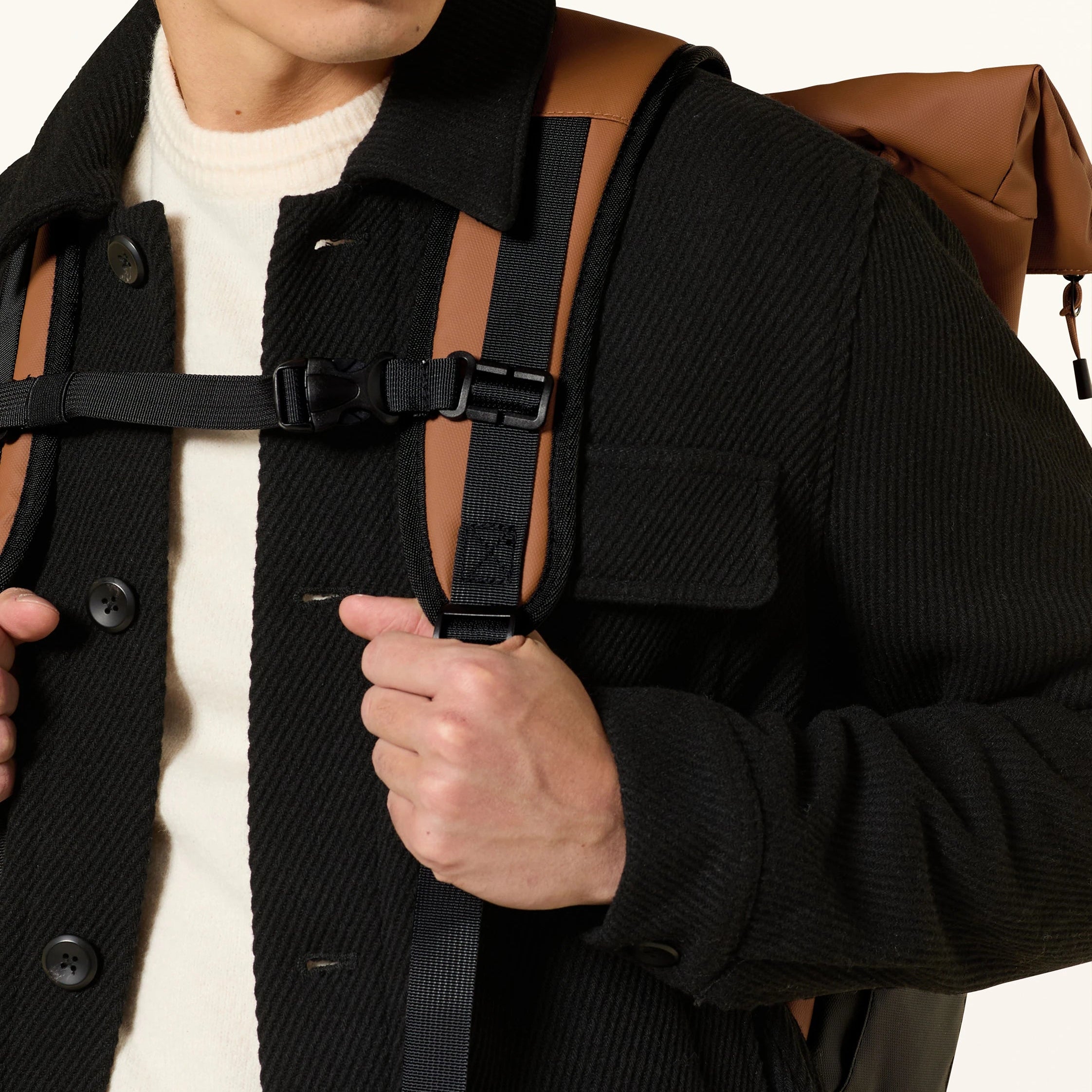 Briize - Wasserabweisender Rollup Rucksack M 15.6” Curry