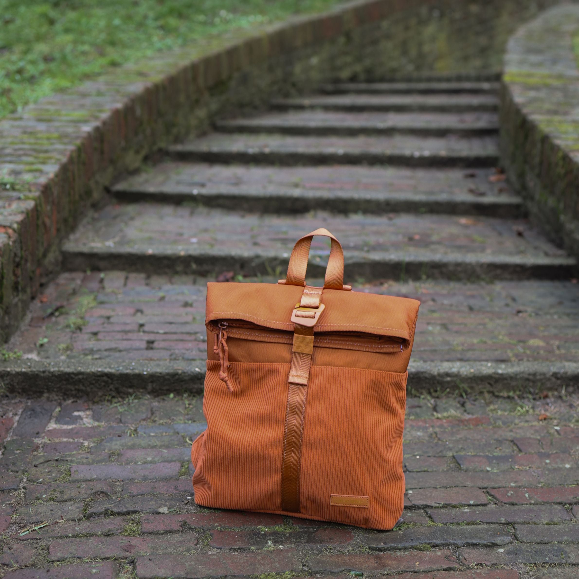 Ribbi - Rollrucksack 'Los Angeles' Mini Coffee Brown 7L