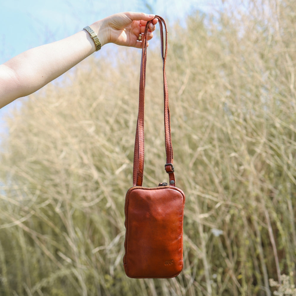 Handy-/Umhängetasche 'Camille' Cognac