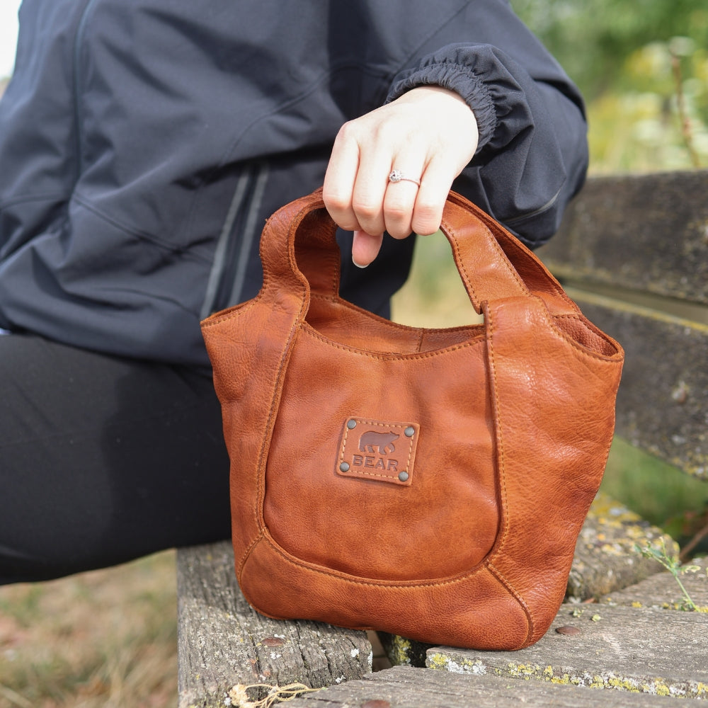 Kleine Hand-/Umhängetasche 'Carol' Cognac
