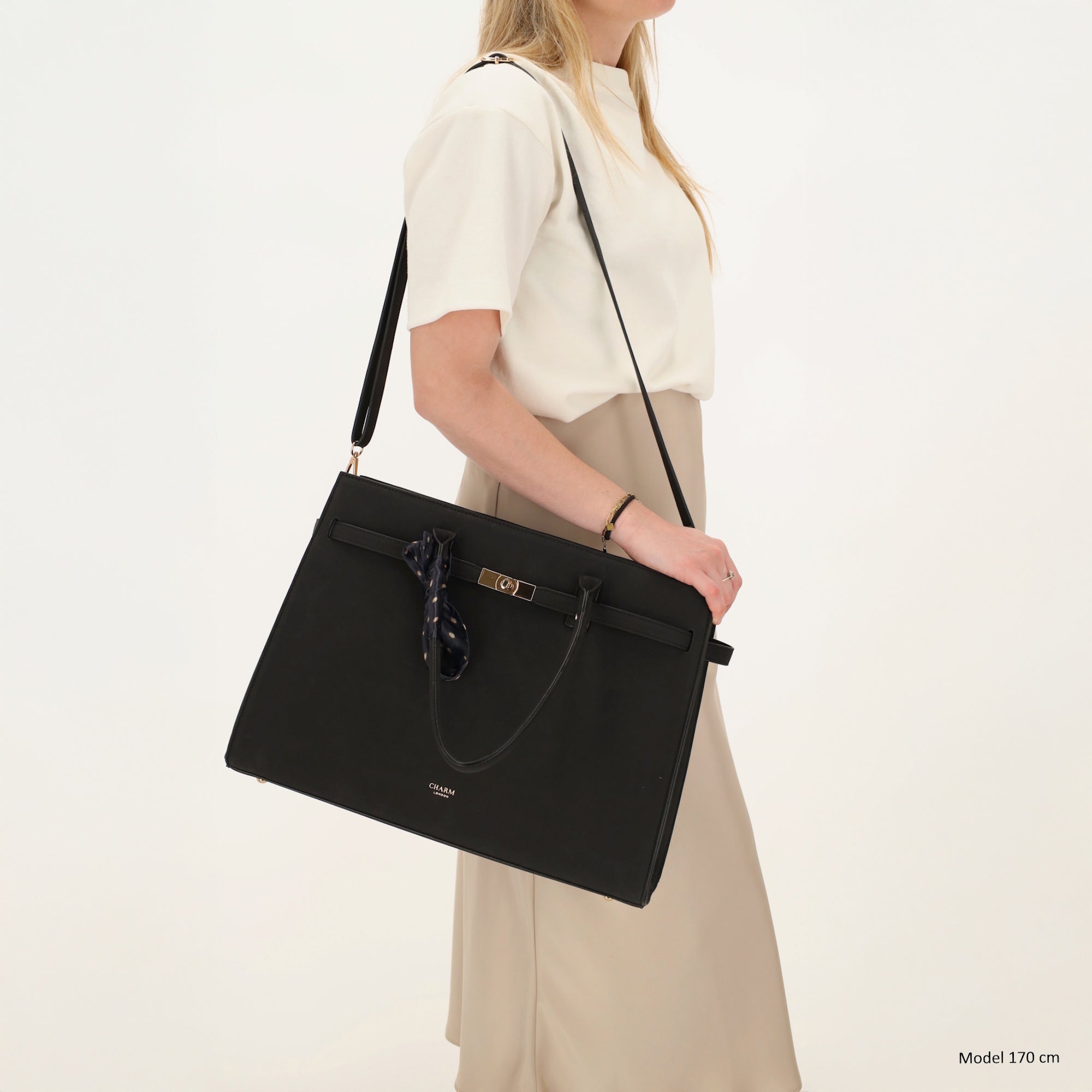 The Hamptons Village - Suèdine Laptoptas 15.6” zwart