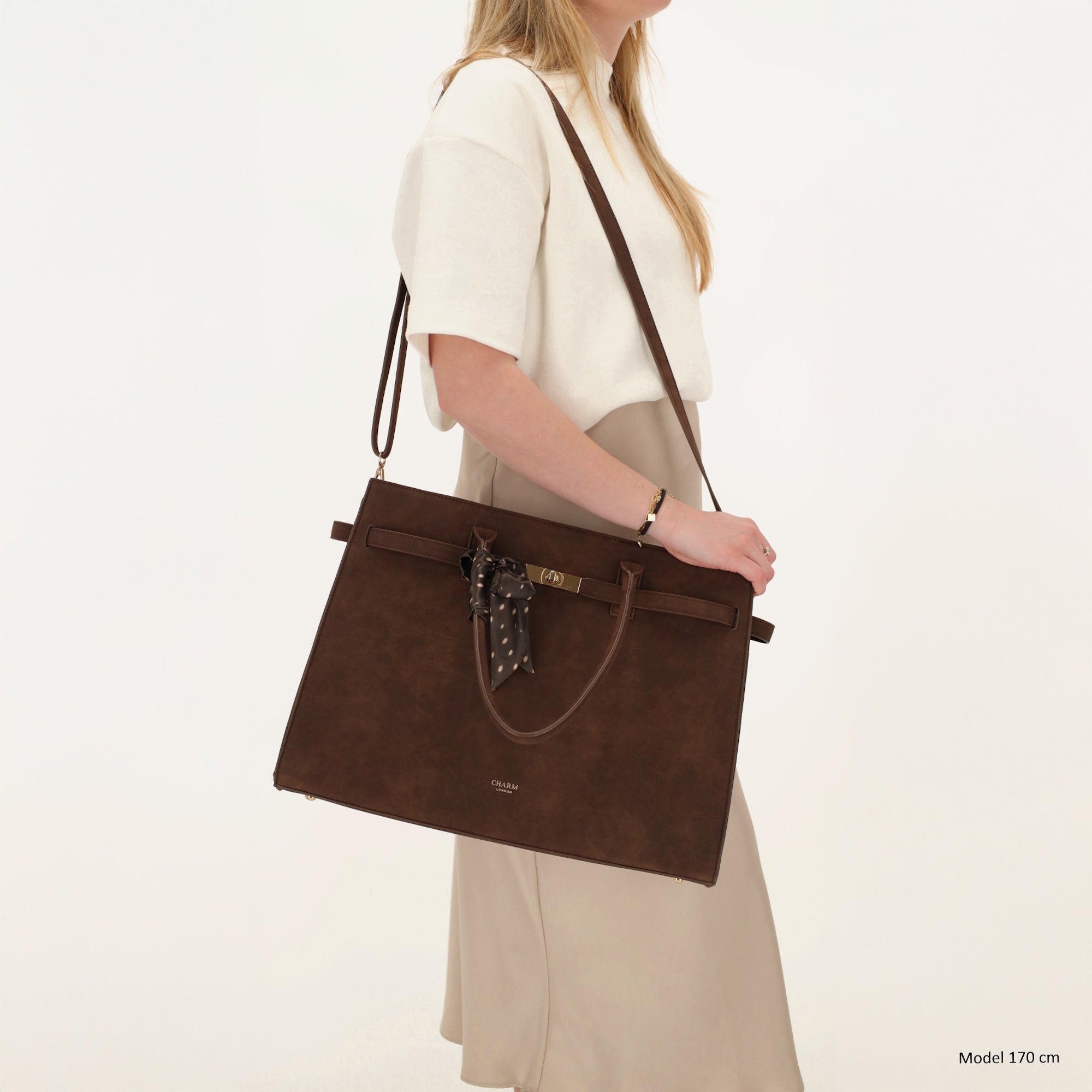 The Hamptons Village - Suèdine Laptoptas 15.6” donkerbruin