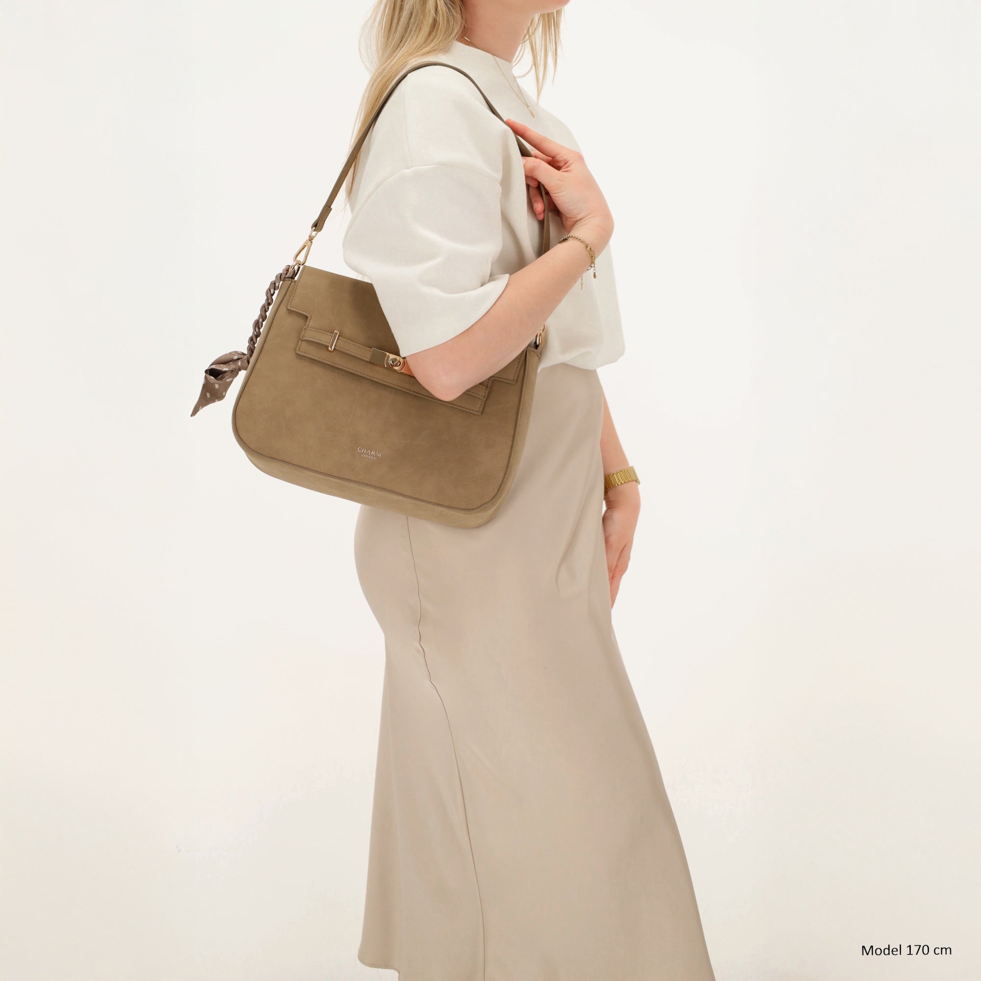 The Hamptons Village - Suèdine Schoudertas taupe