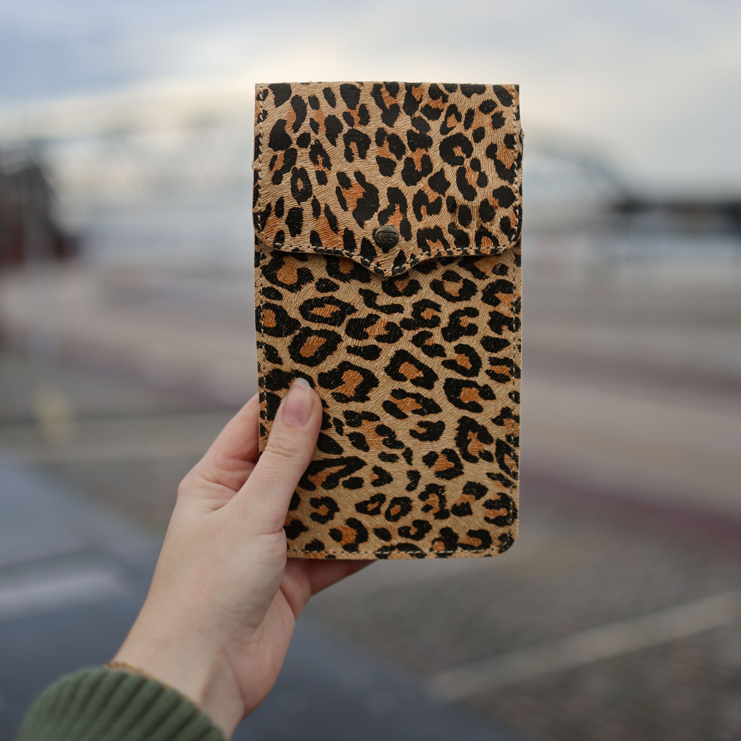 Handytasche 'Yori' Small Panther