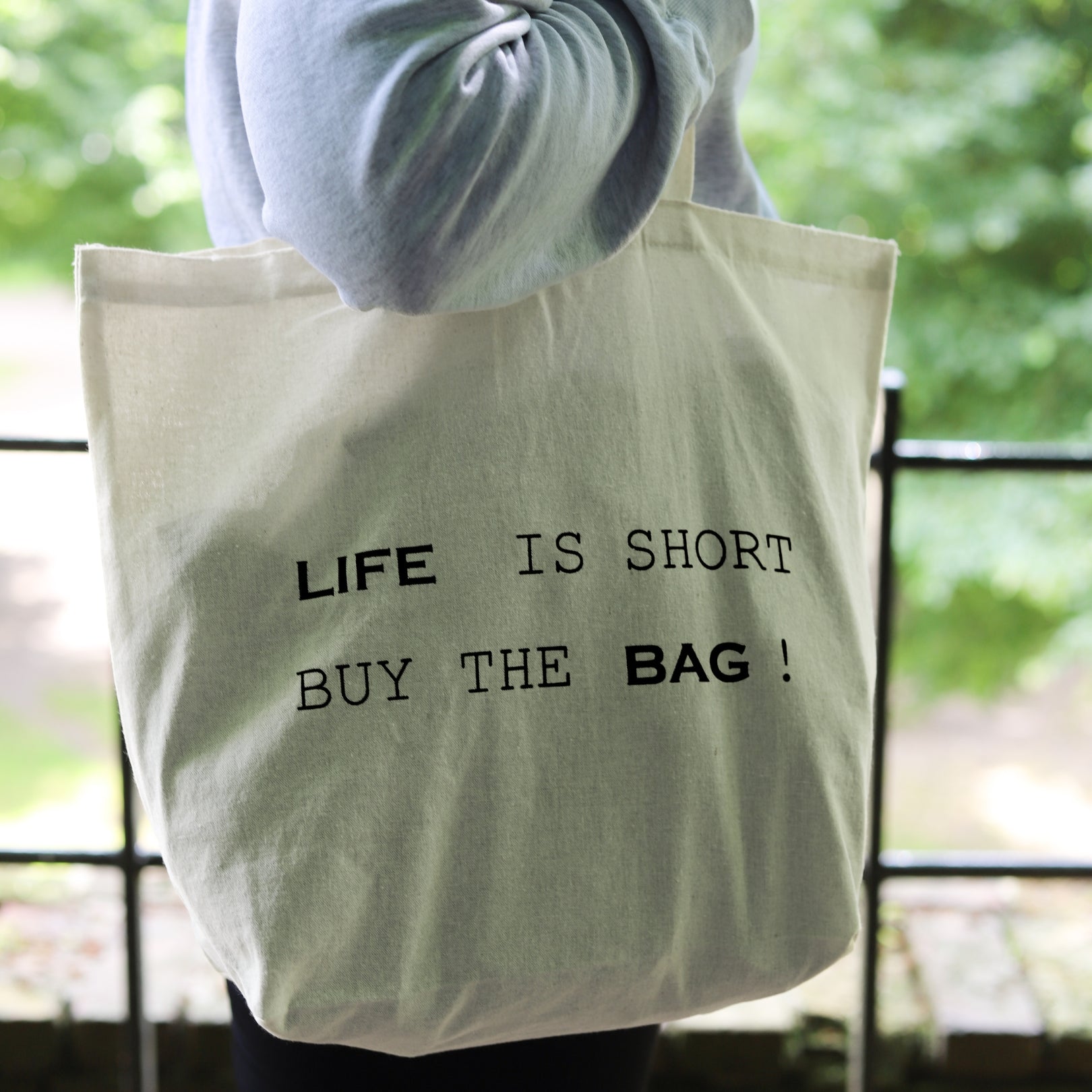 Baumwoll-Einkaufstasche 'Life is short, buy the bag'