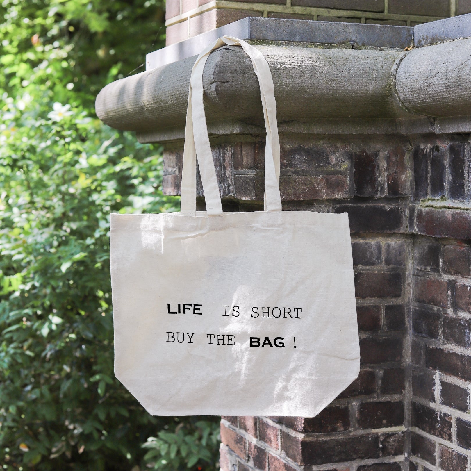 Baumwoll Einkaufstasche Life is short buy the bag