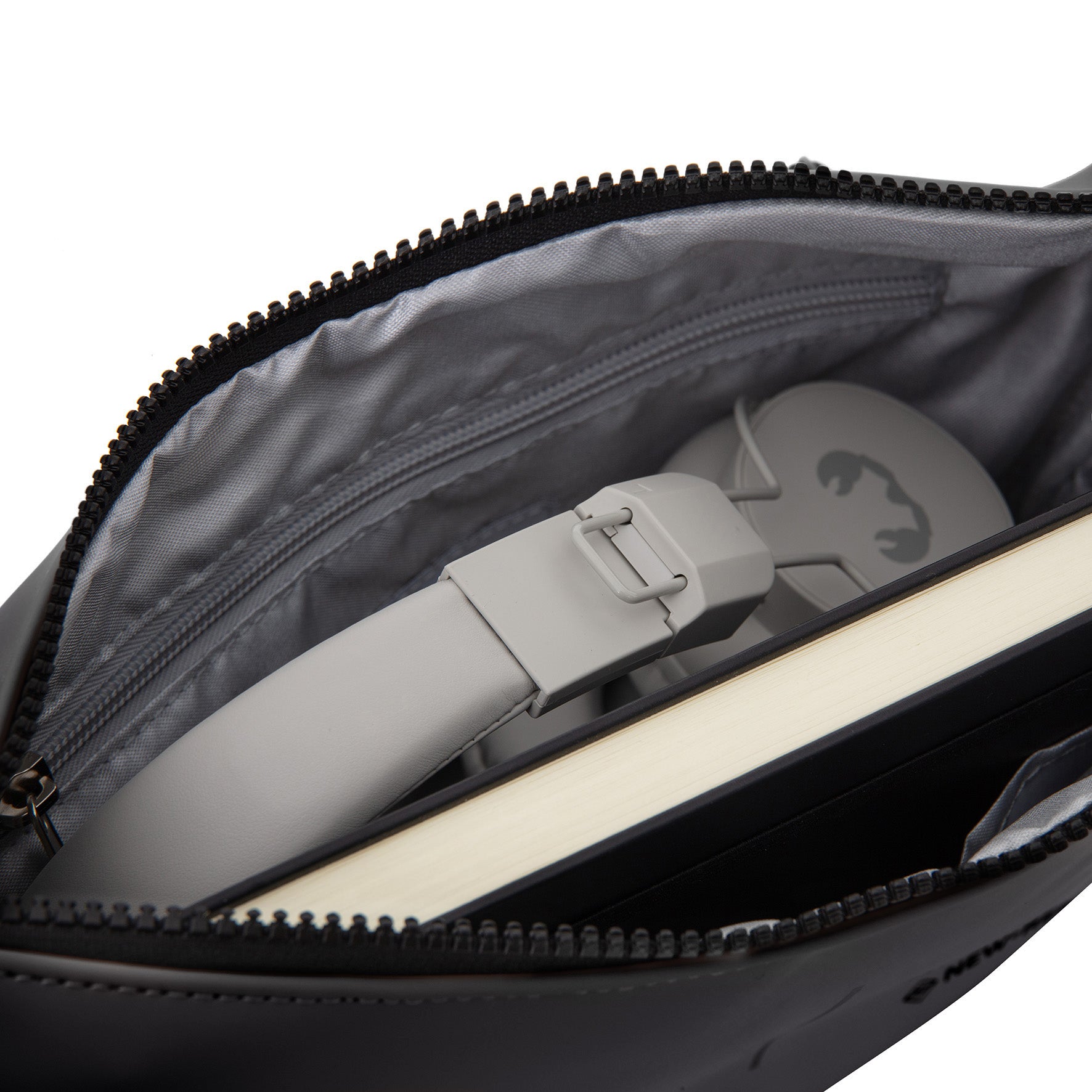 Branson - Half Moonbag Black