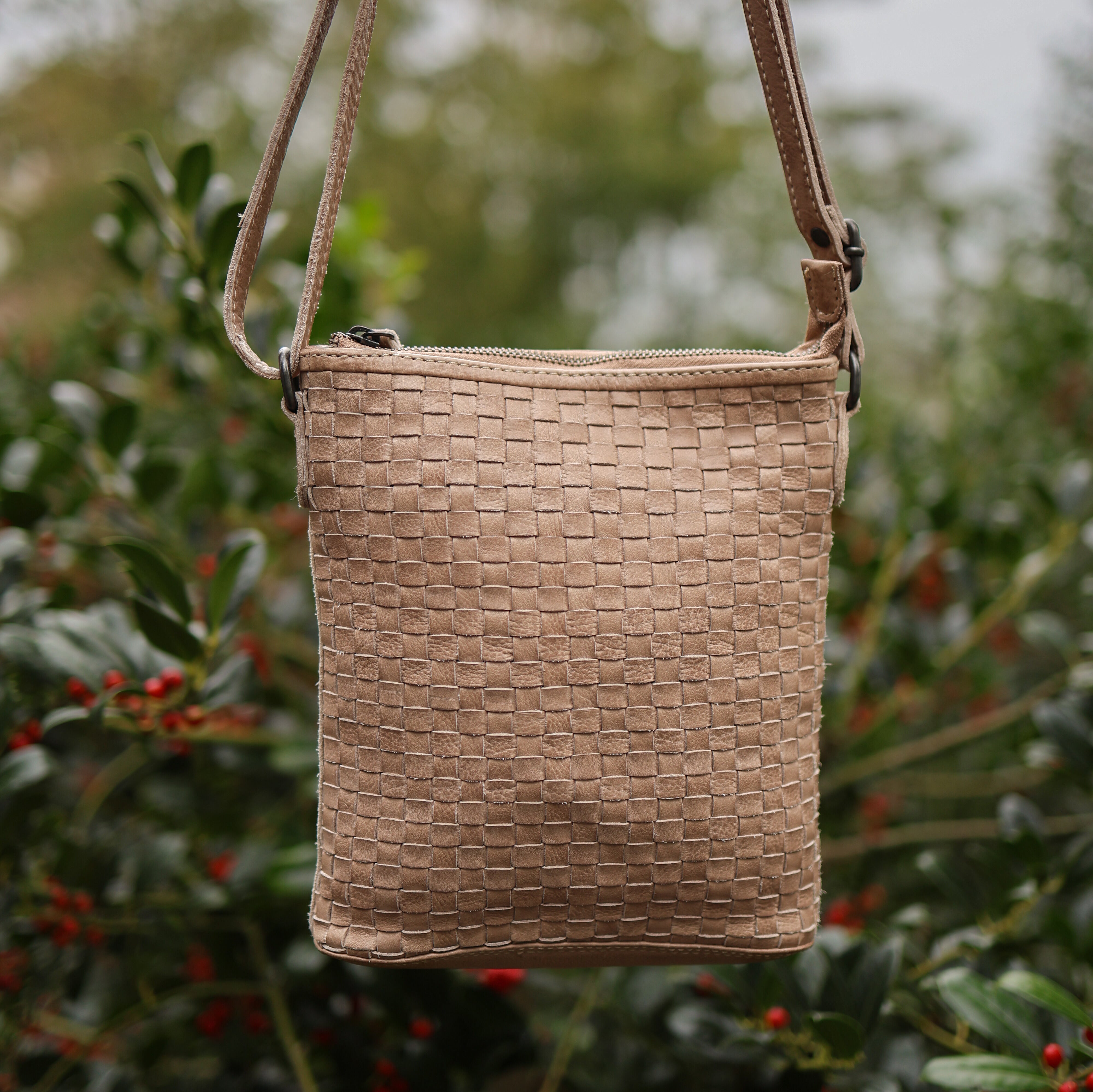 Kleine Umhängetasche 'Giulia' Geflochten Beige