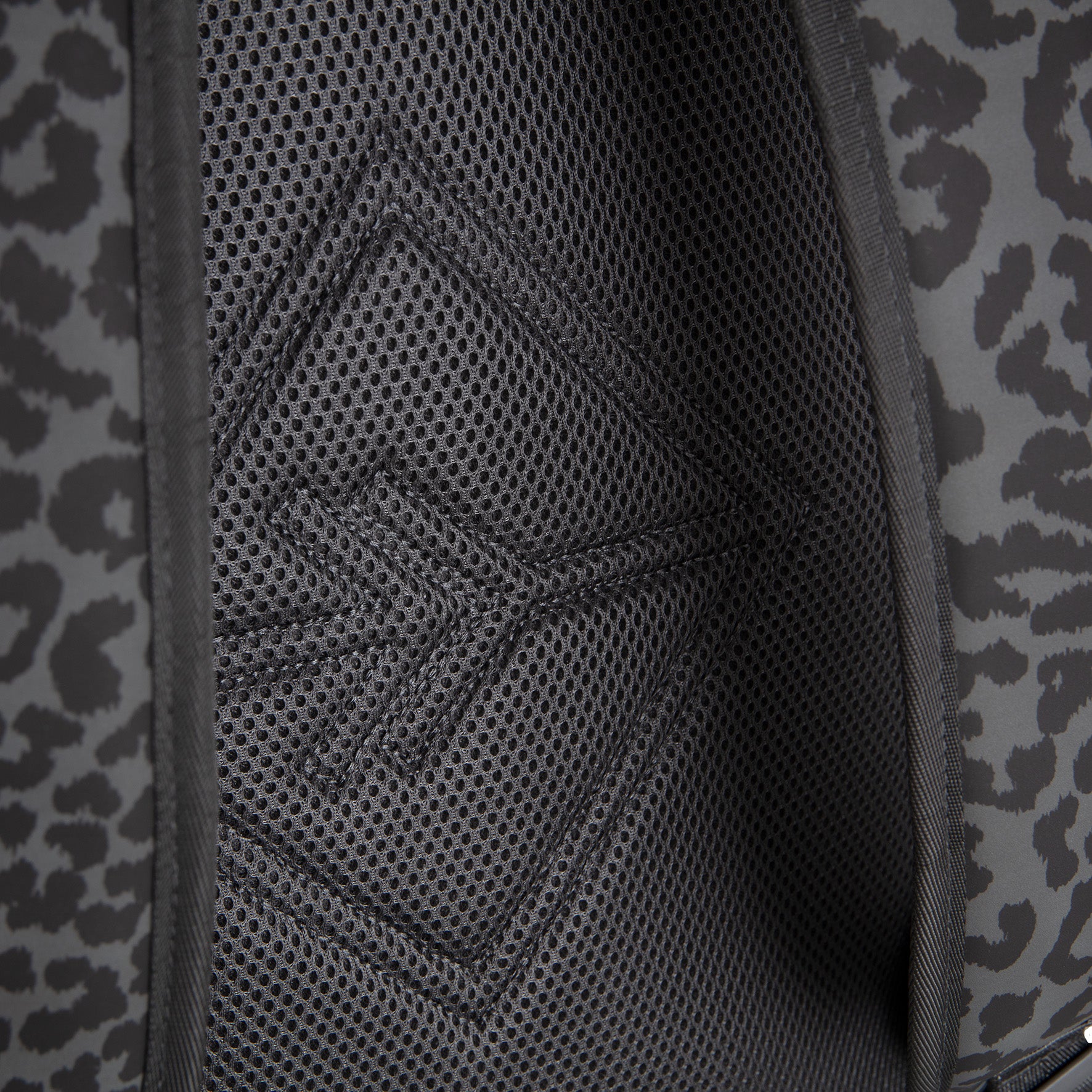 Urban Leopard - Wasserabweisender Rolltop-Rucksack 'New York' 21L Grau