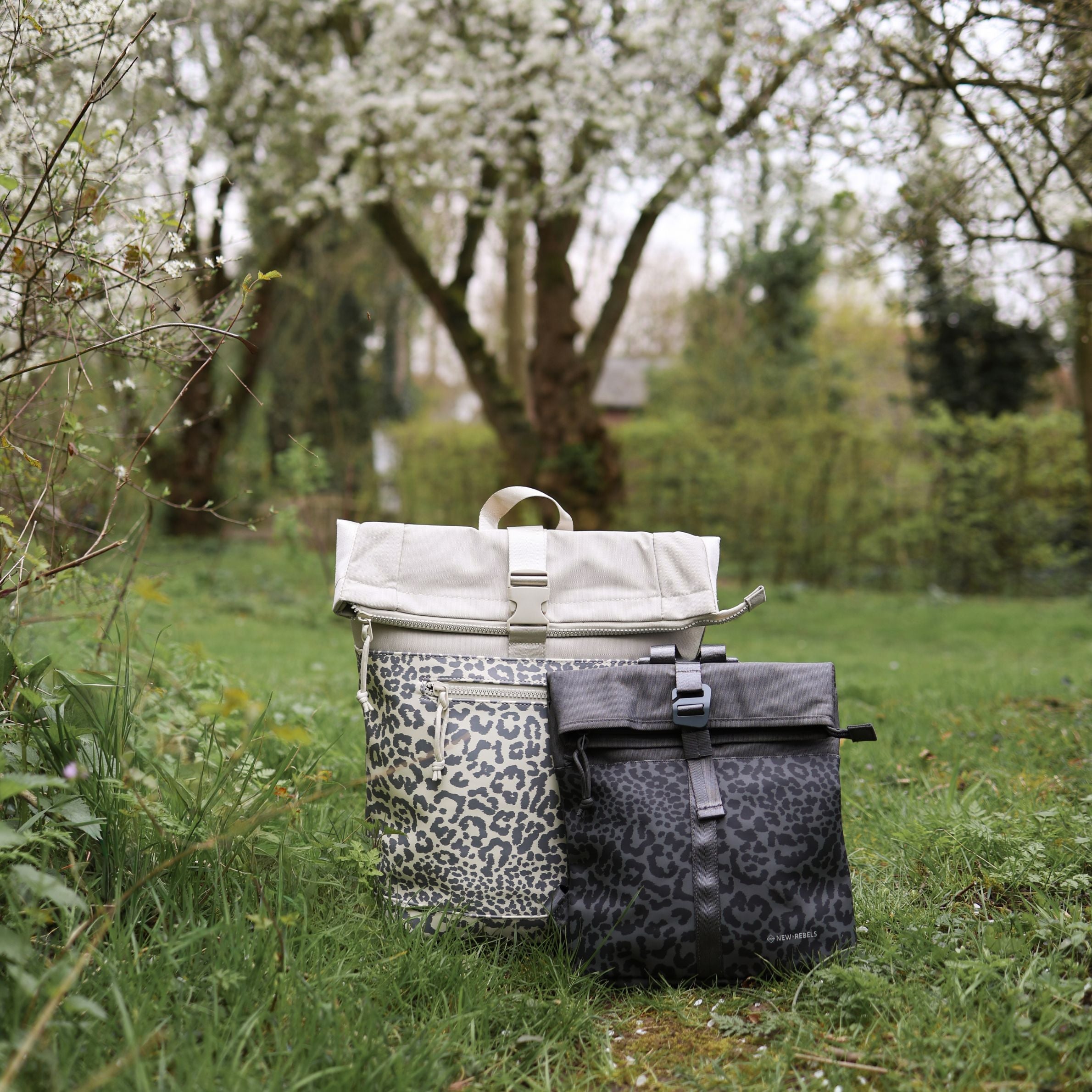 Urban Leopard - Wasserabweisender Rolltop-Rucksack 'New York' 21L Grau