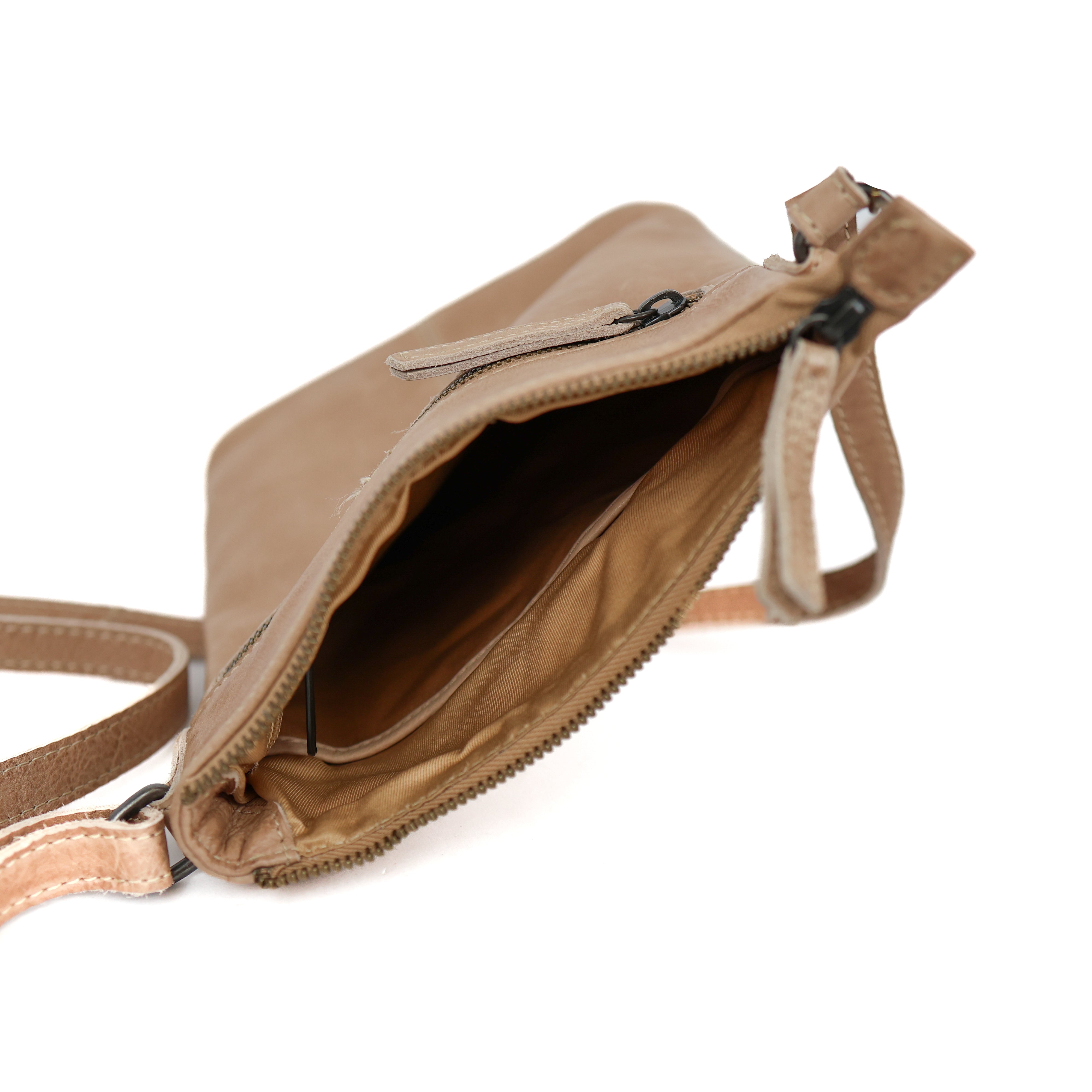 Kleine Umhängetasche 'Giulia' geflochten beige