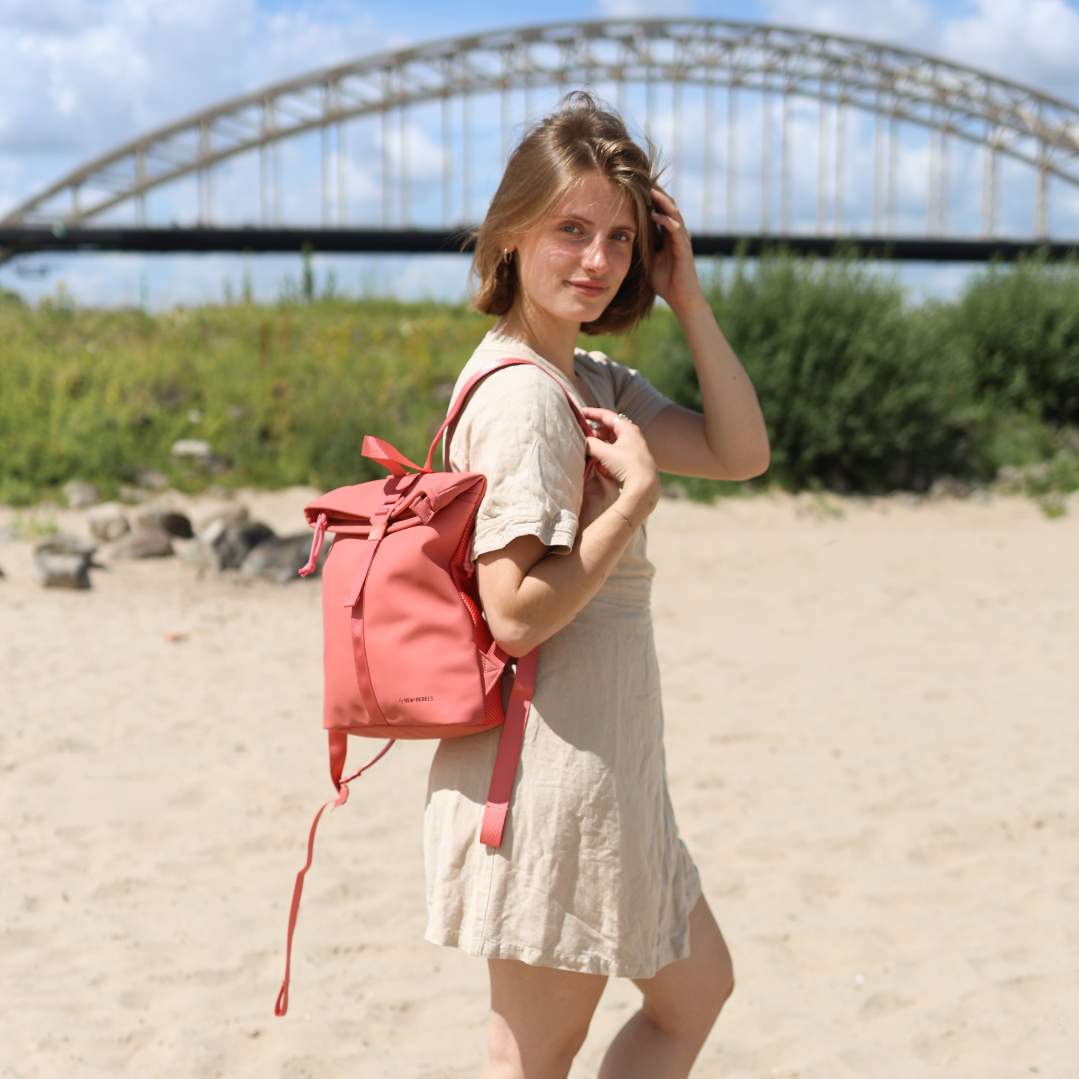 Branson - Mini Wasserabweisender Rolltop Rucksack 'Los Angeles' 7L Koralle