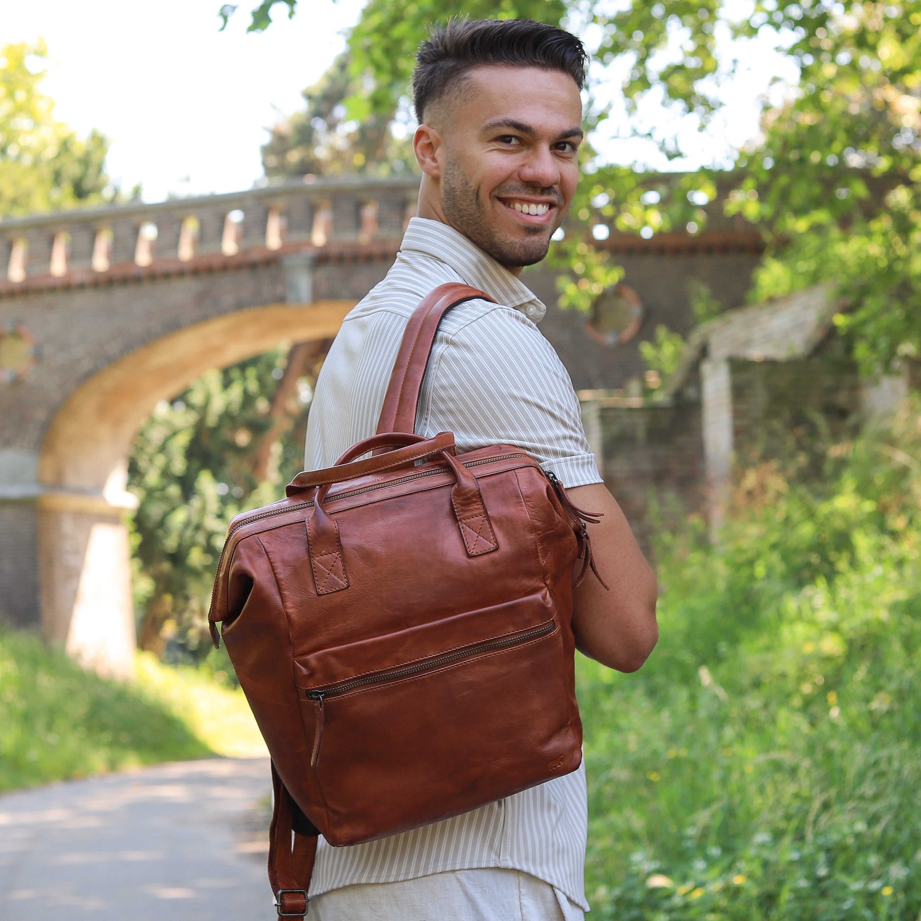 Rucksack mit Bügelverschluss 'Jurian' Cognac