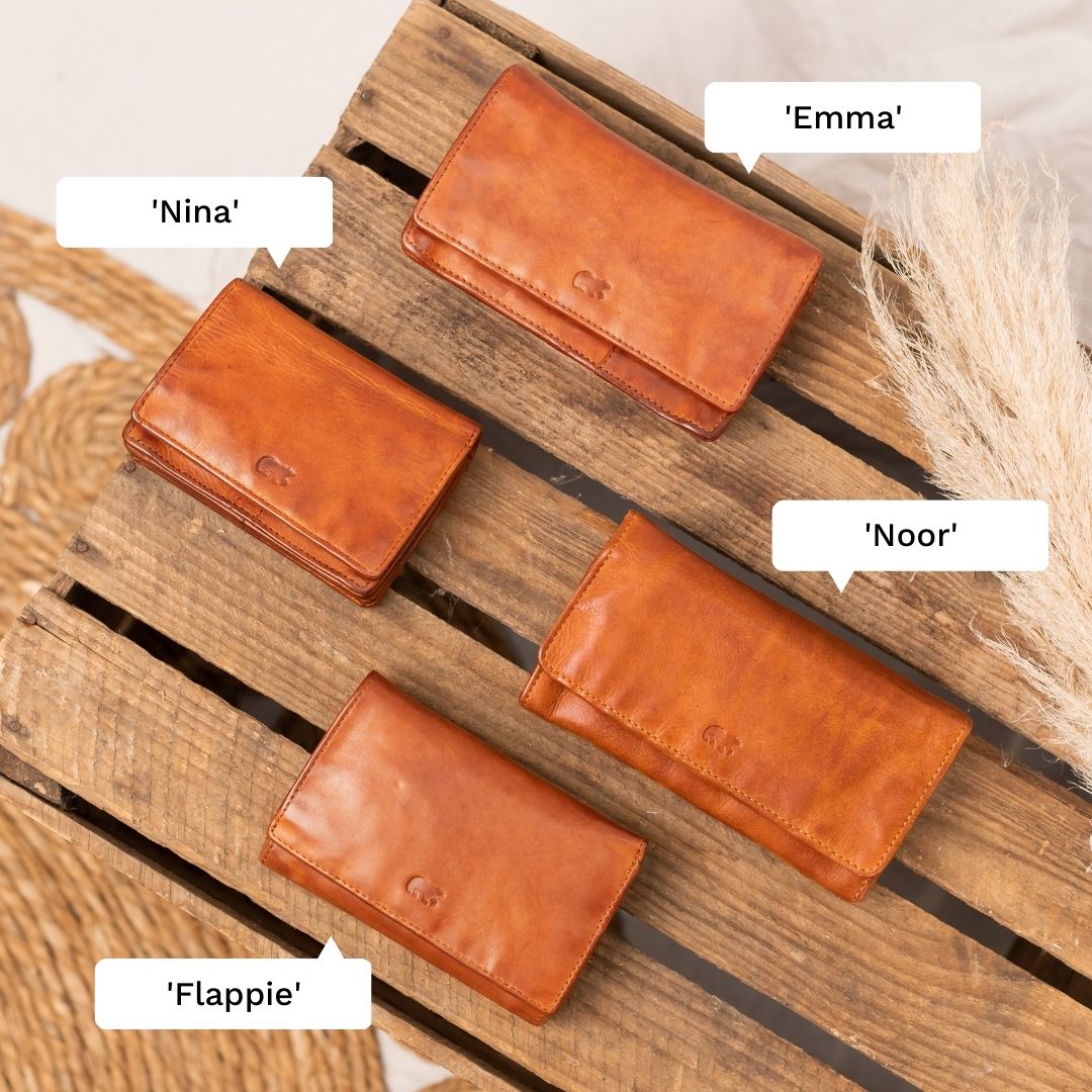 Velours Geldbörse mit Überschlag 'Flappie' Cognac